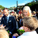 Kronprins Haakon og Kronprinsesse Mette-Marit i Tvedestrand (Foto: Gorm Kallestad / Scanpix)